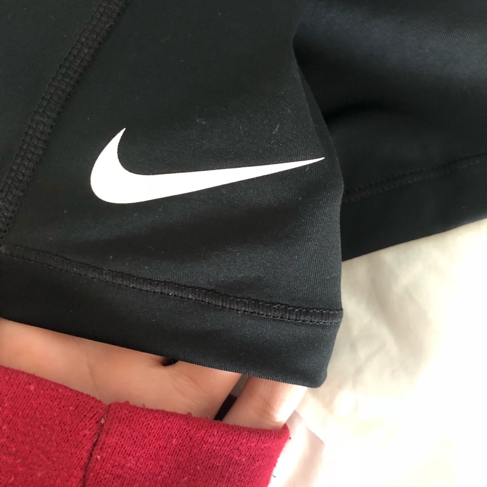 NWOT Black Nike Pros - Picture 5 of 5